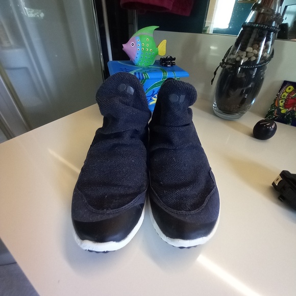 Coolway- Slip On -Sneakers- Women's- SZ 7 - Picture 2 of 5